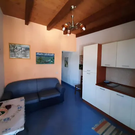 Holiday home Edera All'usciere *